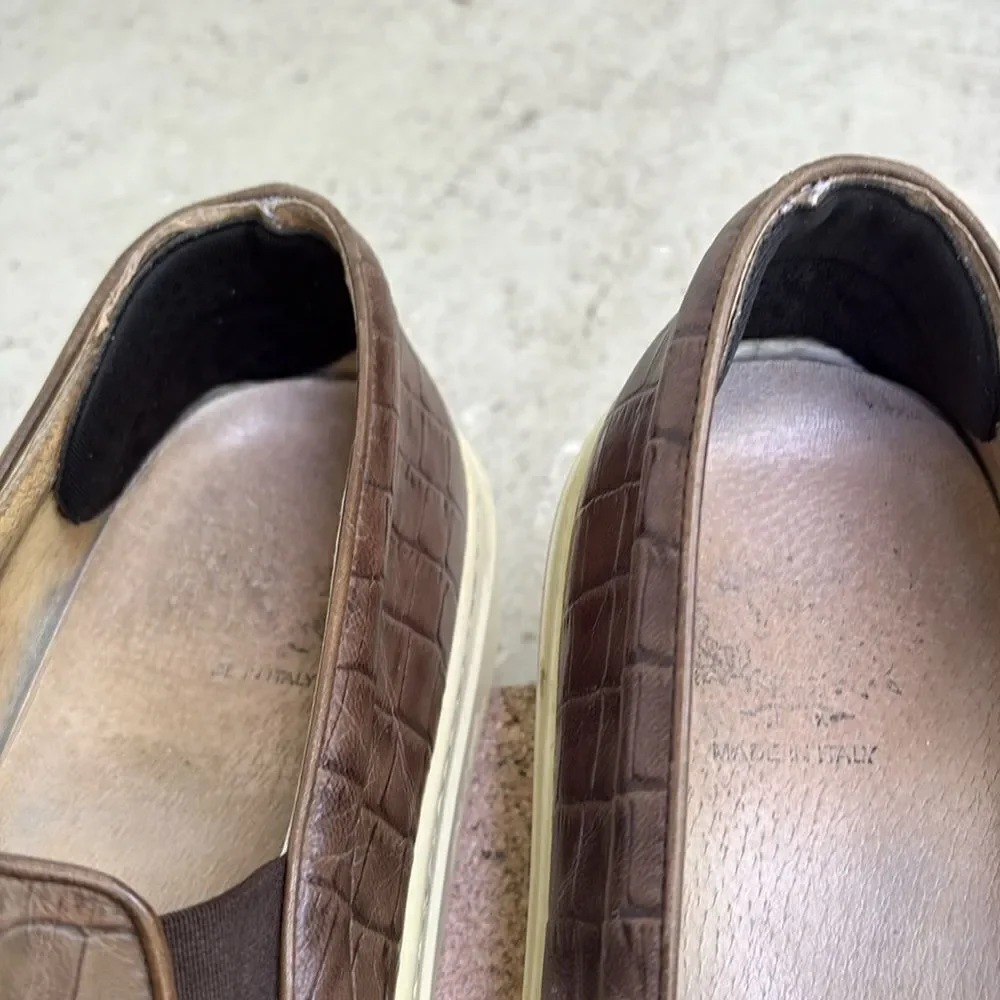 Del Toro embossed leather slippers